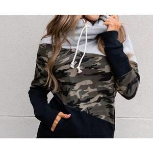 AMPERSAND AVE single hood sweatshirt in heart throb